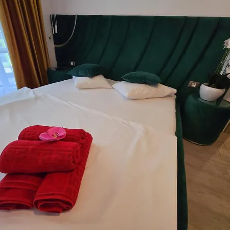 Luxury Seaview Azizi - Pool & Latera Mare Apartamento