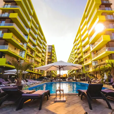 Luxury Seaview Azizi - Pool & Latera Mare Apartamento Năvodari