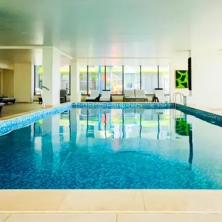 Apartamento Luxury Seaview Azizi - Pool & Latera Mare Năvodari